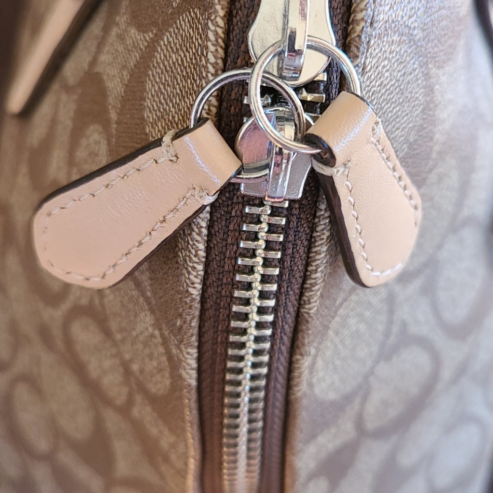Coach Handbag - Picture 4 of 10